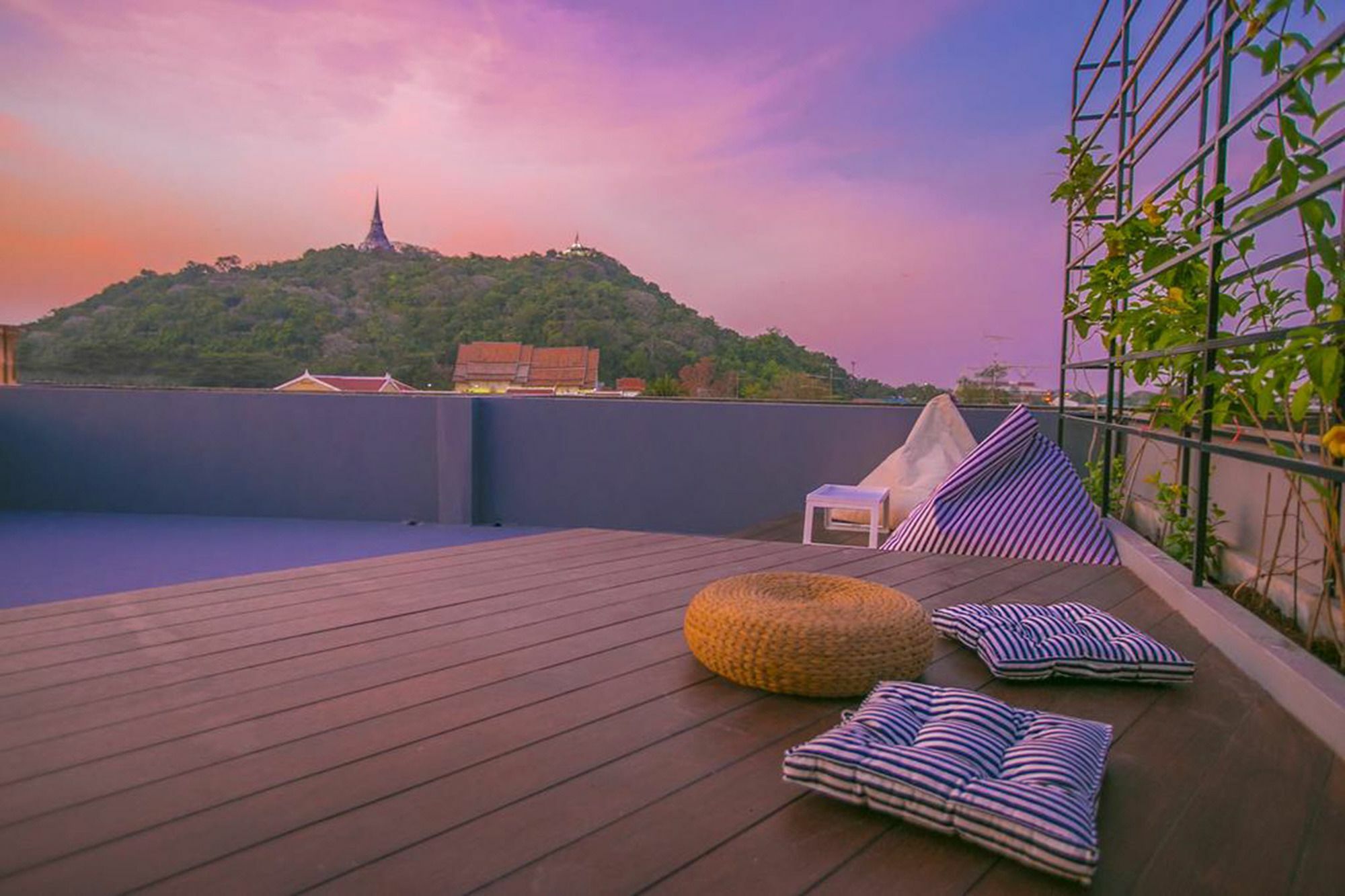 Chedi View Hostel Phetchaburi Extérieur photo